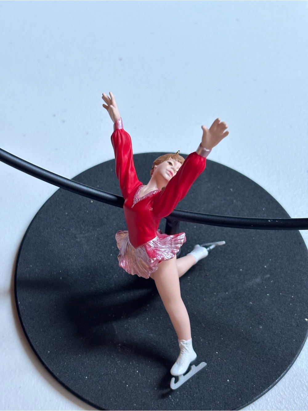 Hallmark Keepsake Ornament Elegance on Ice 1997